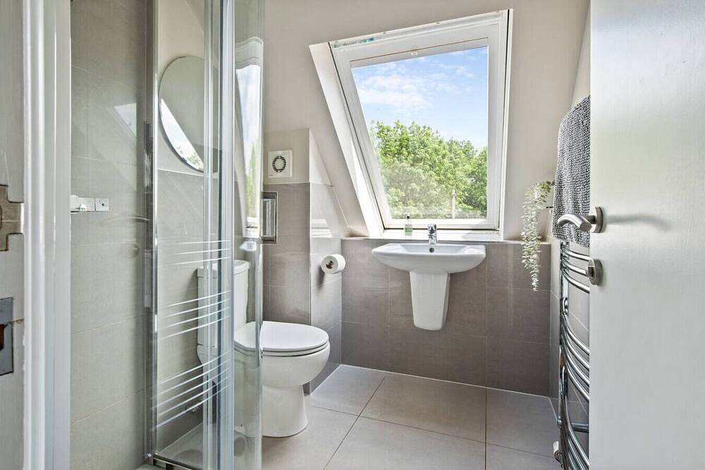 Entire apartment, Enjoy cosy comforts and local pub and restaurant discounts in the heart of Brockenhurst in Brockenhurst, Hampshire