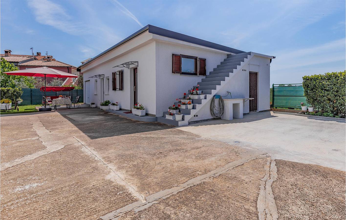 Ganze Ferienwohnung, Ferienwohnung für 4 Personen mit Terrasse in Valbandon, Südküste Istrien