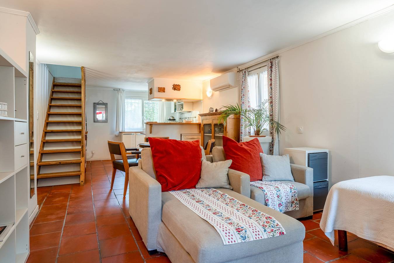 Maison de Vacances 'La Ruche des Abeilles' avec Terrasse Privée, Wi-Fi et Climatisation in Avignon, Vaucluse
