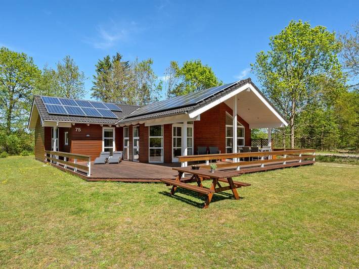 Ferienhaus für 8 Personen, mit Whirlpool und Terrasse sowie Sauna in Arrild
