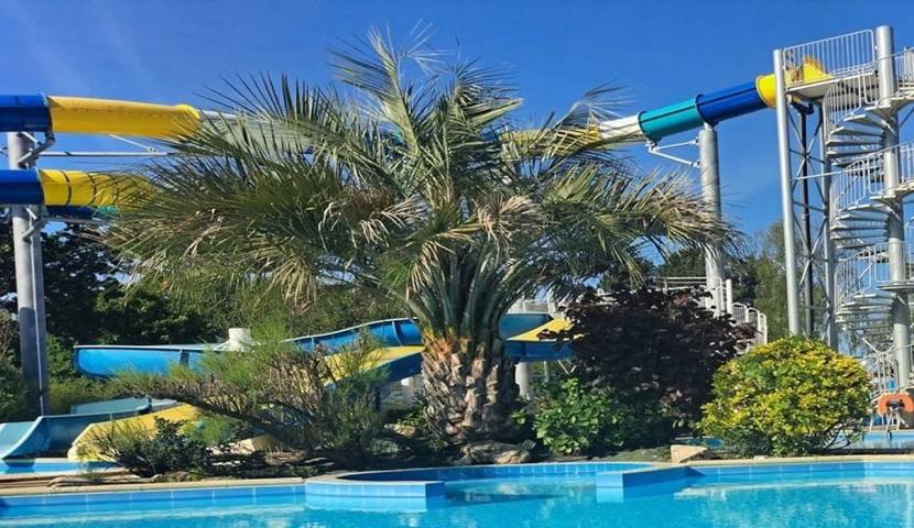 Camping pour 4 personnes, avec bassin pour enfant à Fouesnant