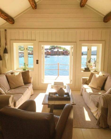 Two-Bedroom House in Rissa