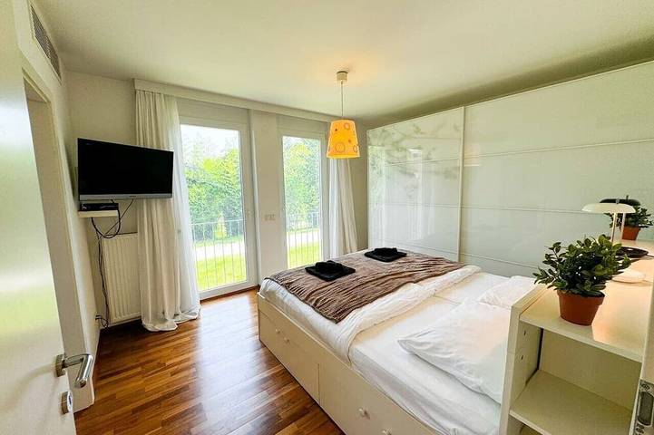 Ganze Wohnung, 2. Bedroom Apartment, Terrace, Private Lake Access in Velden am Wörther See, Villach-Land