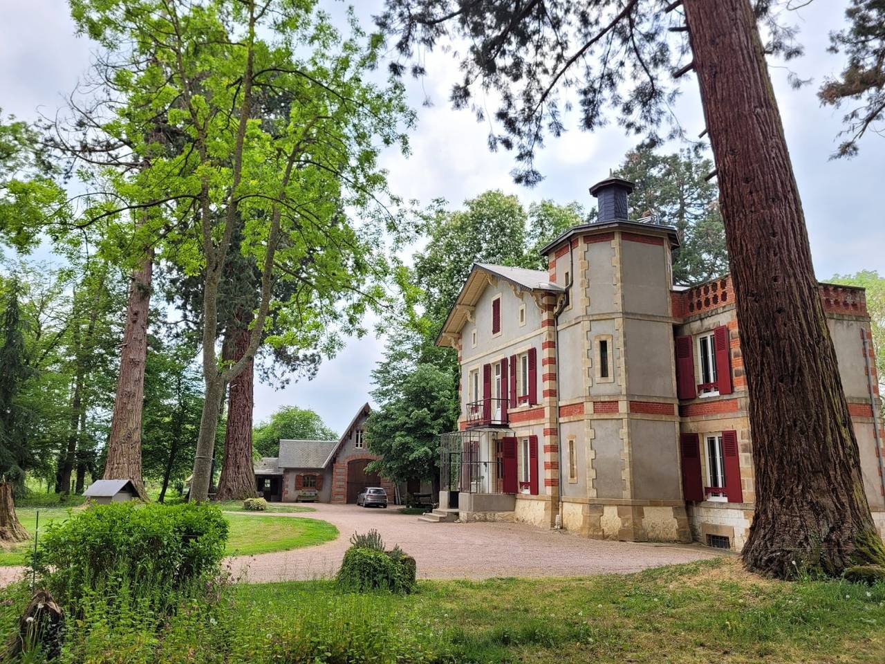 Chambre d'hôte dans Maison de Maître - Chambre in Ygrande, Allier