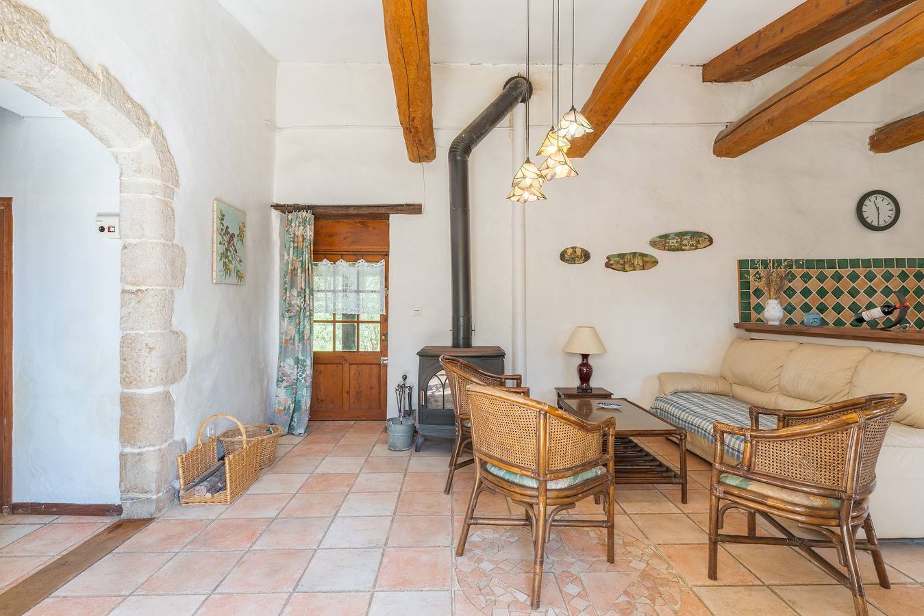 Ganze Wohnung, Ein authentischer Aufenthalt in einem charmanten Apartment im Herzen eines provenzalischen Schlosses in Allemagne-en-Provence, Regionaler Naturpark Verdon