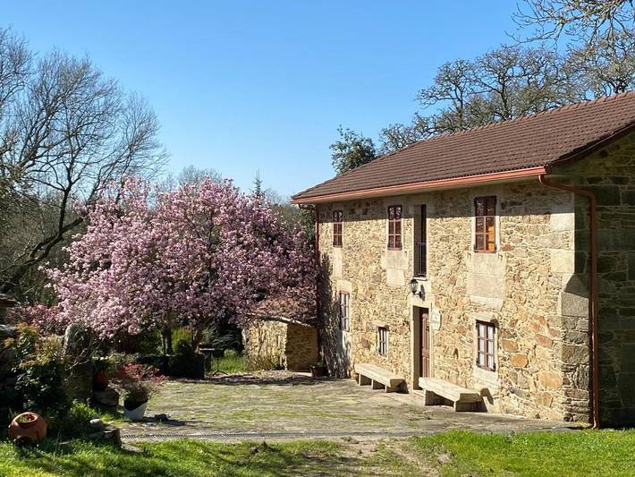 Casa rural para 9 personas, con Balcón y Terraza además de Jardín y Piscina en Zas