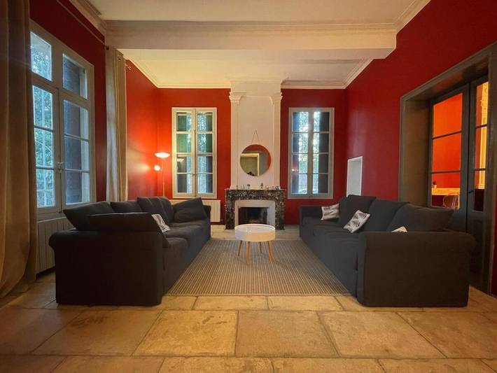 Villa pour 17 personnes, avec piscine ainsi que terrasse et vue, animaux acceptés