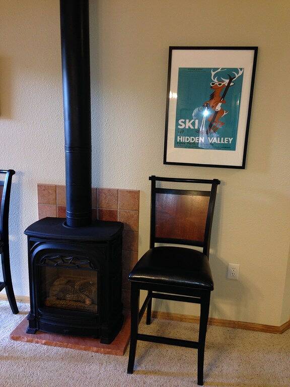 Ganze Wohnung, Schönes 2 Schlafzimmer Loft im Herzen der Innenstadt Jetzt mit Klimaanlage. in Estes Park, Larimer County