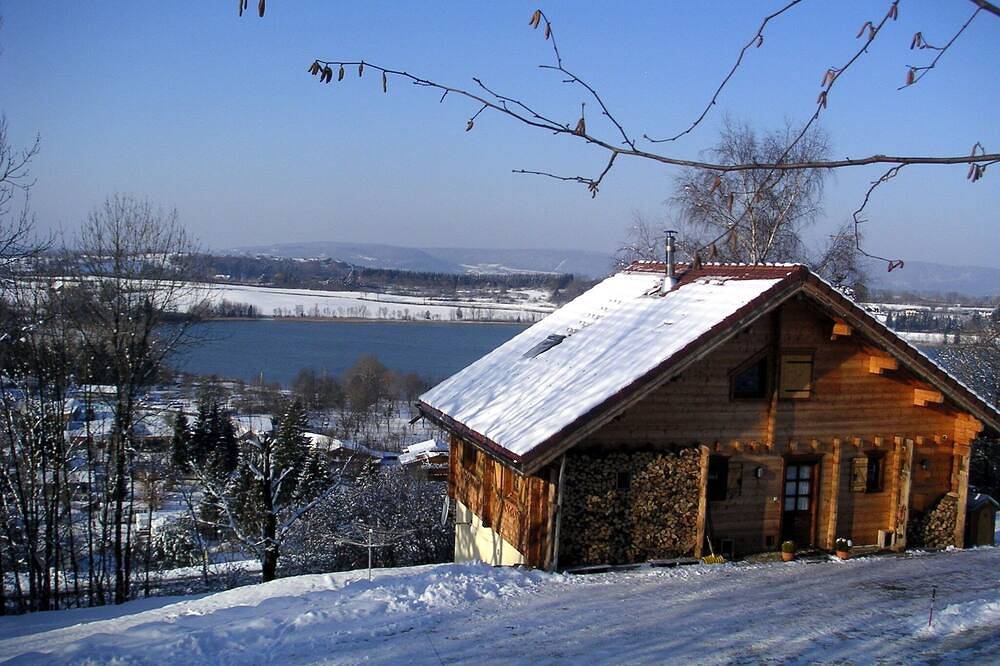 A Clairvaux-Les-Lacs : Suite de 35m2 avec vue sur les lacs ! in Clairvaux-les-Lacs, Jura Francais