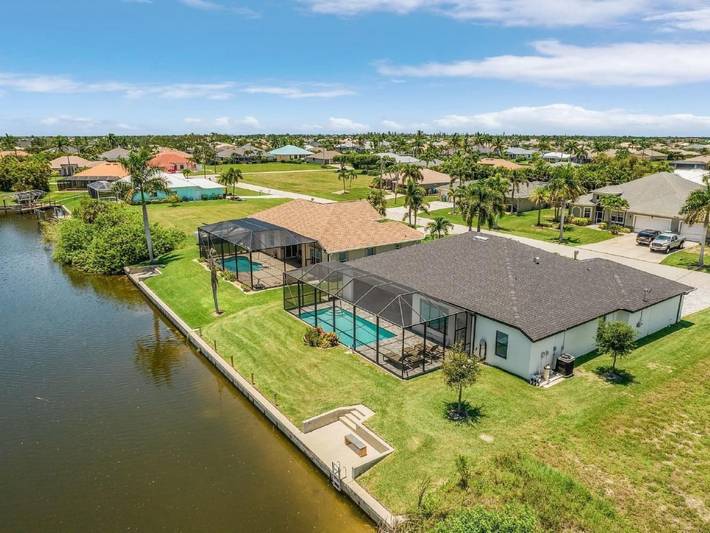 Location de vacances pour 6 personnes, avec terrasse et jardin à Cape Coral - 3