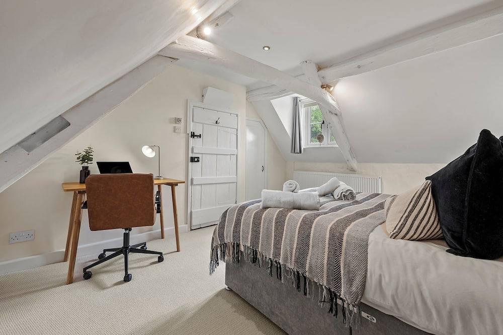 Entire apartment, 2-Br Cosy Retreat, Cirencester in Cirencester, Gloucestershire