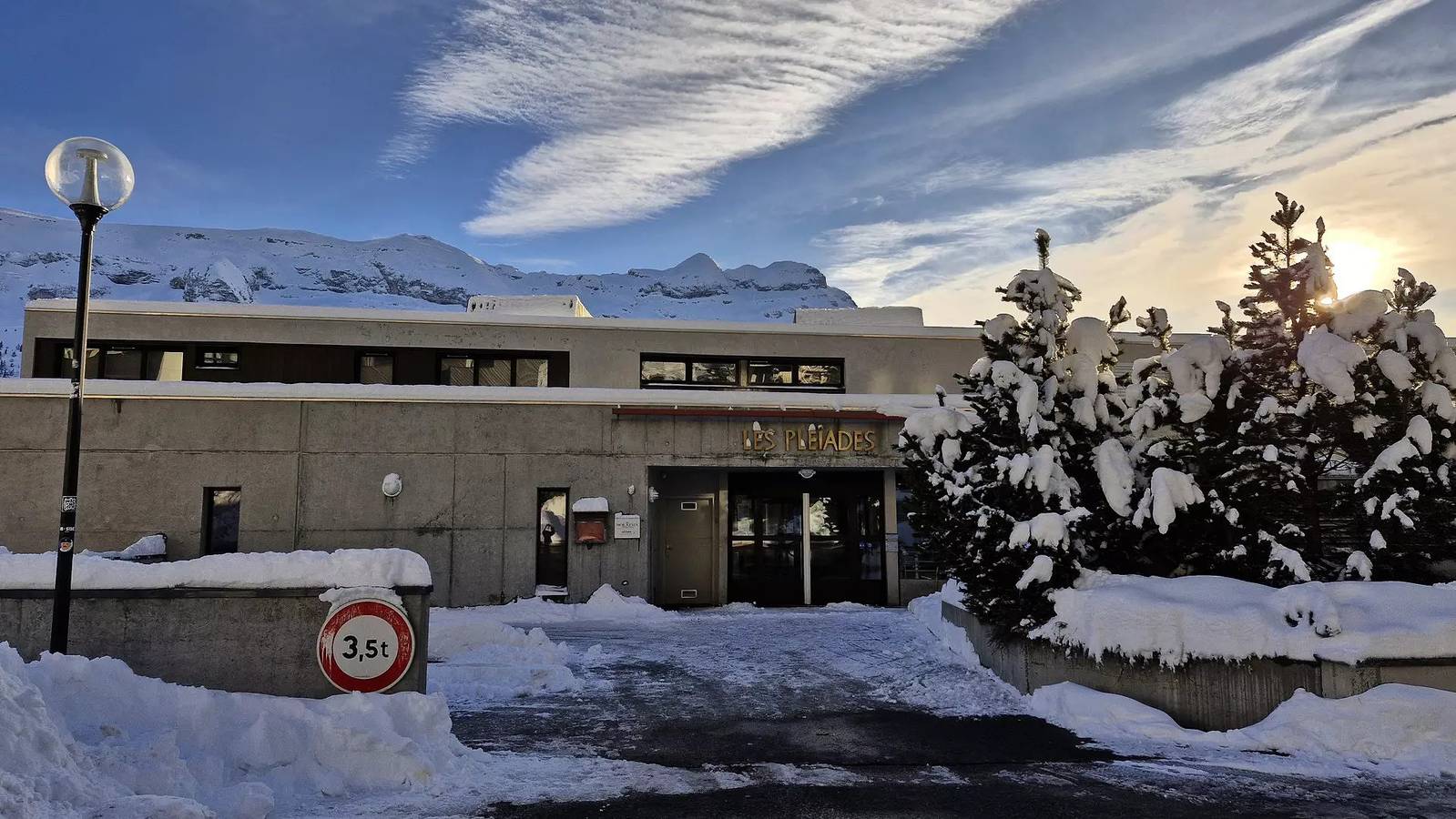 Entire apartment, Renovated apartment · Resort center · Balcony · Covered parking in Flaine, Grand Massif