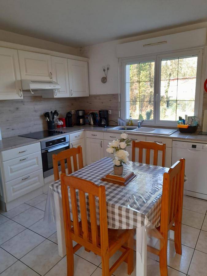 Five-Bedroom House in Beussent, Région de Montreuil