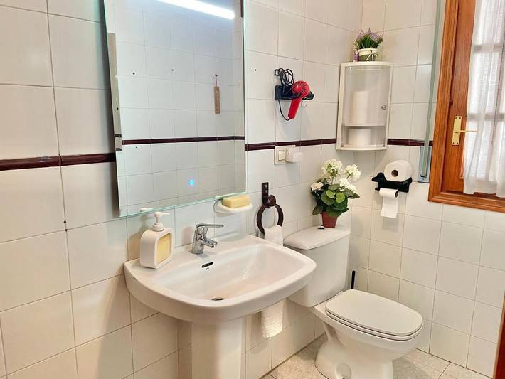 Casa rural para 8 personas, con vistas y jardín, Se admiten mascotas en Valtierra - 3