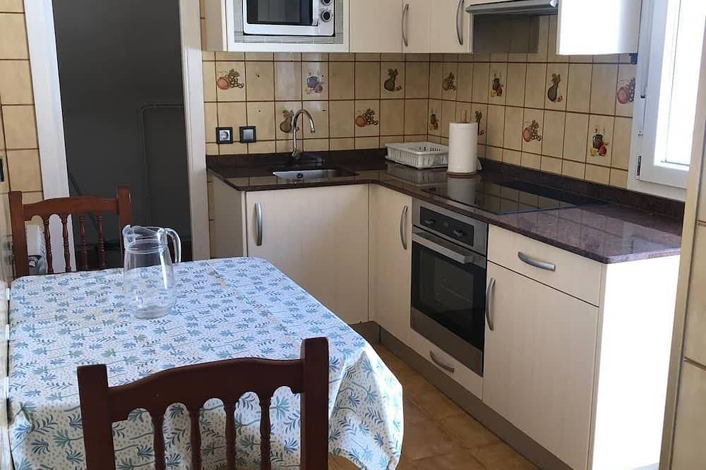 Entire apartment, Apartamento Mar Cantabrico in Ajo, Bareyo
