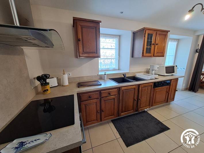 Gîte pour 9 personnes, avec jardin et terrasse, animaux acceptés à Montredon-Labessonnié - 4