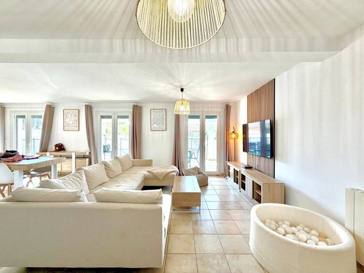 Location de vacances pour 6 personnes, avec piscine ainsi que jardin et terrasse à Saint-Geniès-de-Malgoirès - 3