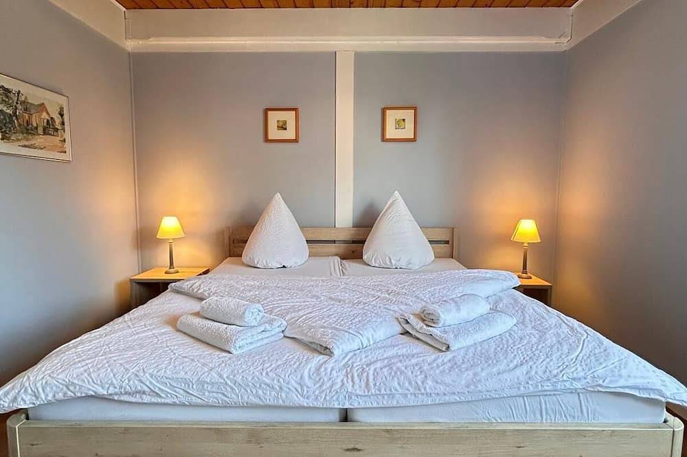 Ganze Wohnung, Ferienwohnung 'Seehund' – komfortabel und zentral in Pellworm, Nordfriesische Inseln