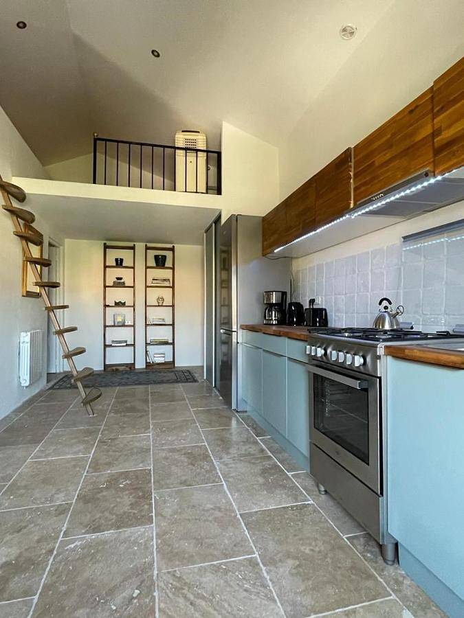 Appartement entier, Two-Bedroom Apartment in Apt, Parc naturel régional du Luberon