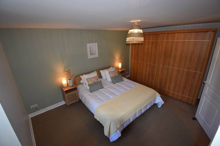 Location de vacances pour 5 personnes, avec balcon ainsi que jacuzzi et jardin à Cénac-et-Saint-Julien - 3