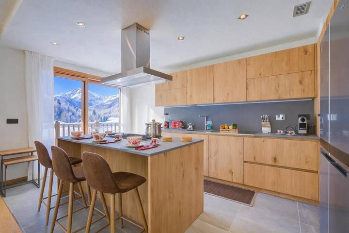 Chalet Merveille Ski In - Ski Out for 9 in Sauze d'Oulx, Via Lattea