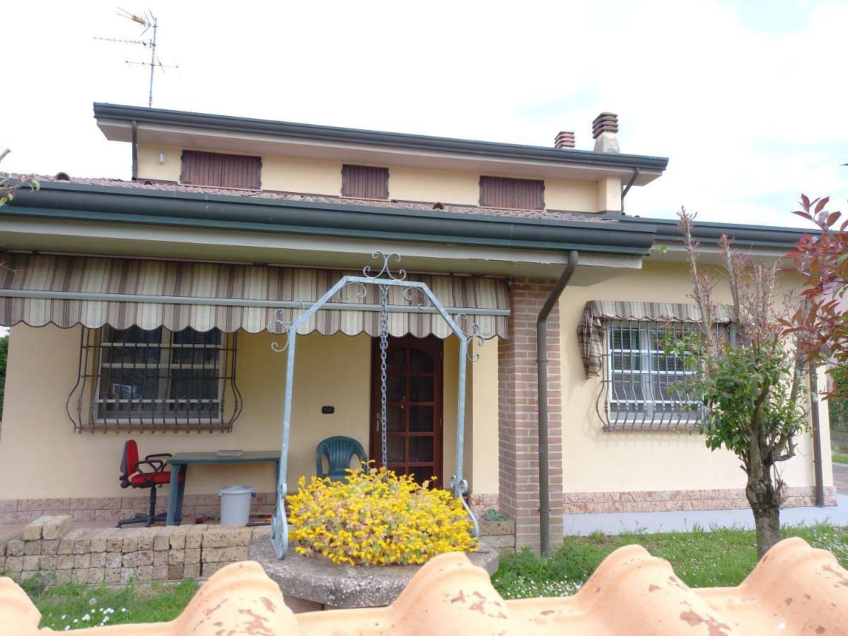 Appartamento intero, 4 giugno Ferrara in Ferrara, Provincia di Ferrara