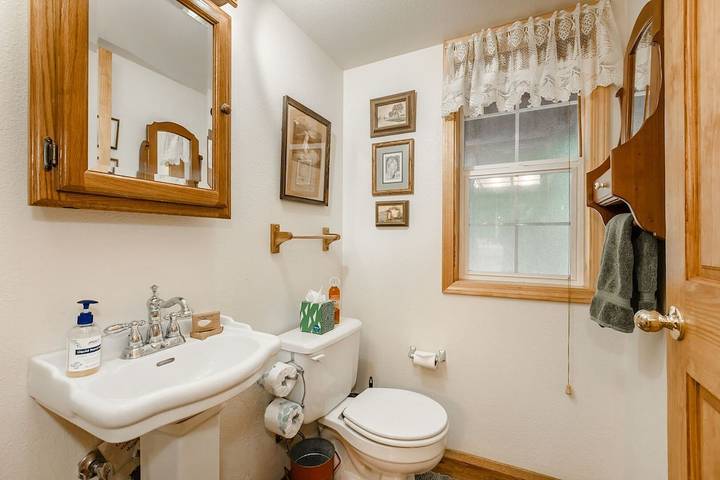 Vacation rental for 8 people, with hot tub and balcony as well as pool, with pets in Donner Lake