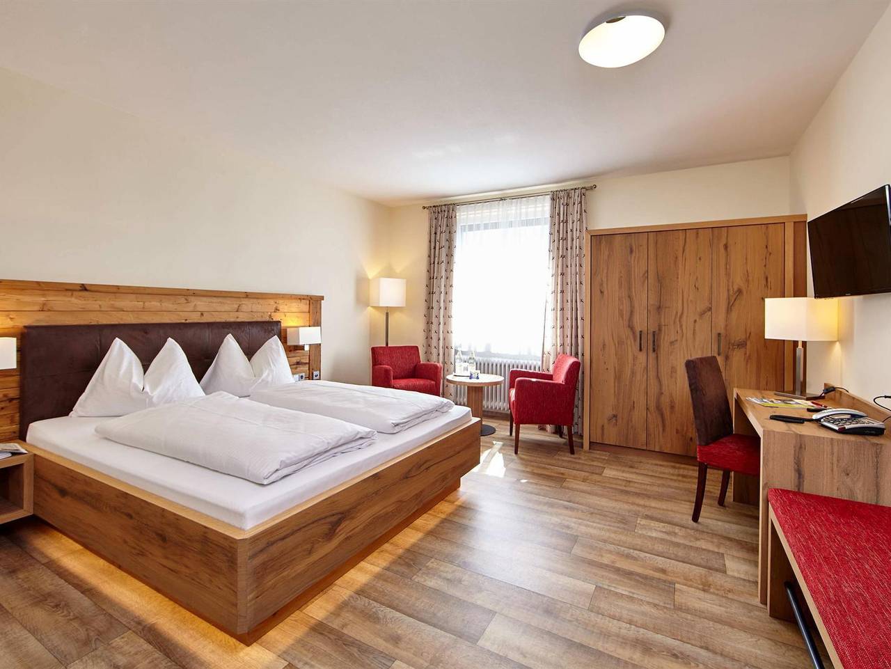 Aura Hotel Saulgrub Gmbh - Einzelzimmer Standard in Saulgrub, Bayerische Alpen