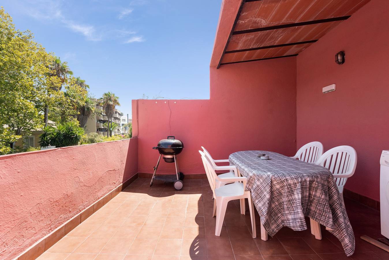 Ganze Wohnung, Ferienwohnung 'Beach Apartment in Malaga' mit Meerblick, Terrasse und Wlan in Málaga (Este), Malaga