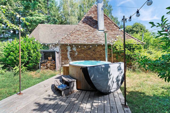 Gîte pour 5 personnes, avec Jacuzzi et Jardin à Angoisse (Dordogne)