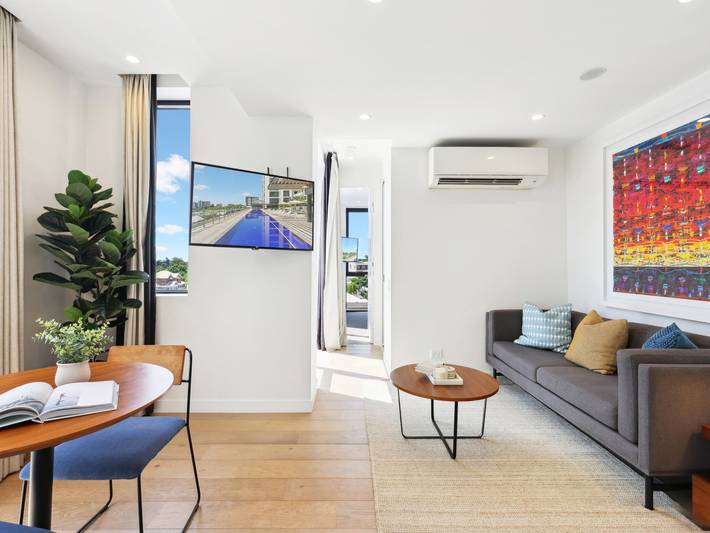 Vacation rental for 2 people, with pool, kid friendly in Brisbane