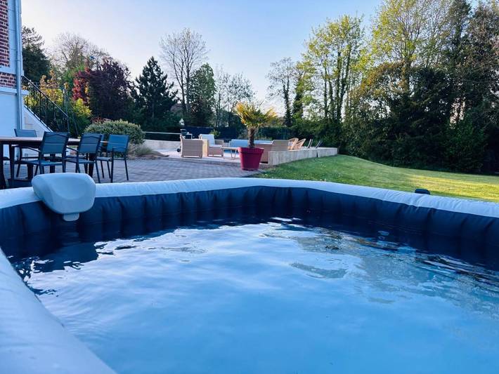 Location de vacances pour 8 personnes, avec sauna et jardin ainsi que piscine et jacuzzi à Airaines - 3