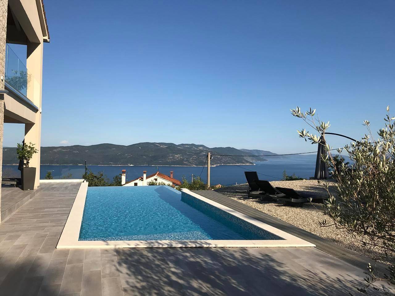 Ganze Ferienwohnung, Großes Appartement mit traumhafter Meeressicht und Infinity Pool in Moscenicka Draga, Primorje-Gorski Kotar