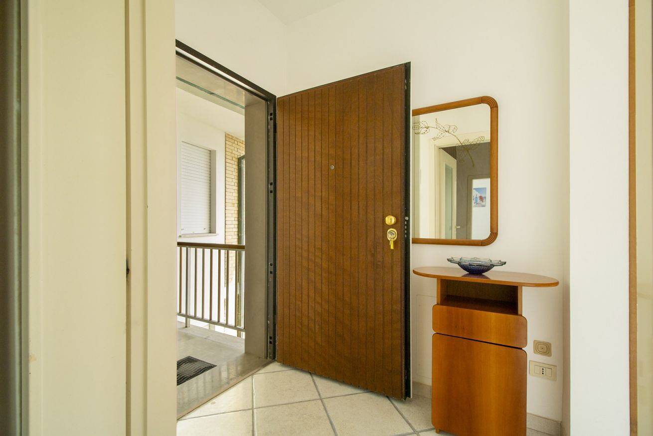 Apartamento entero, Sea view - [Balcony overlooking the sea] Wi-Fi Parking in Fermo, Provincia de Fermo