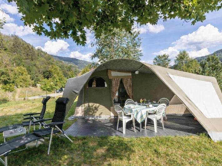 Tente pour 4 personnes, avec bassin pour enfant dans Auvergne-Rhône-Alpes - 2