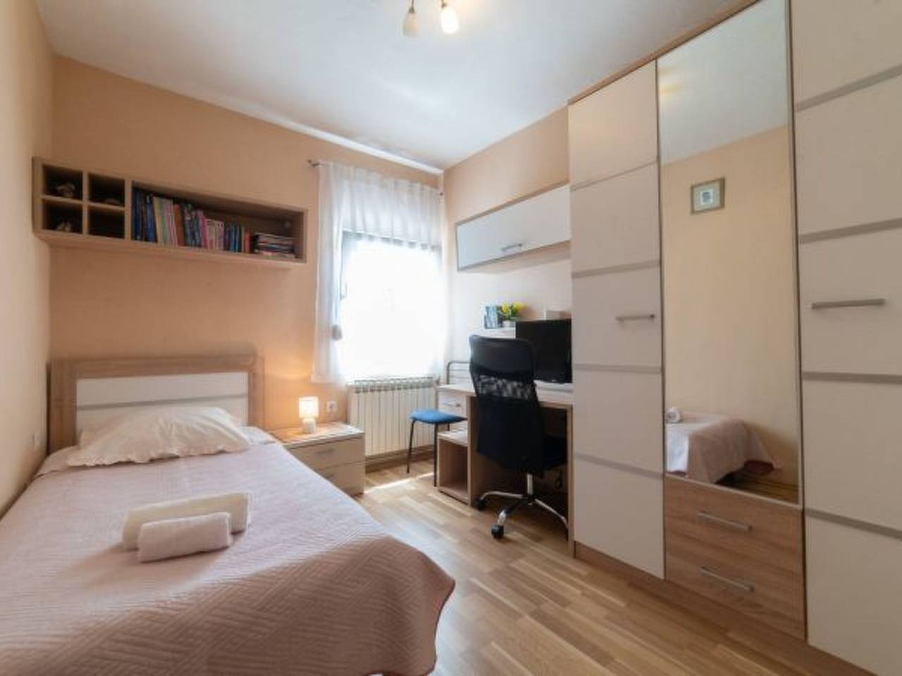 Gemütliche 2-Zimmer-Wohnung mit Terrasse, nahe dem Stadtzentrum von Benkovac in Benkovac, Grad Benkovac