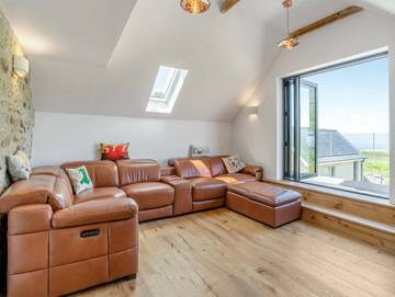 Holiday Rental for 6 People in Trefin, Pembrokeshire, Photo 1