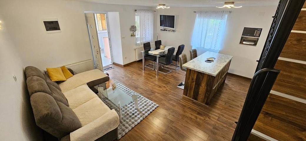 Ferienhaus für 4 Personen, mit Balkon und Terrasse sowie Garten in Stivan