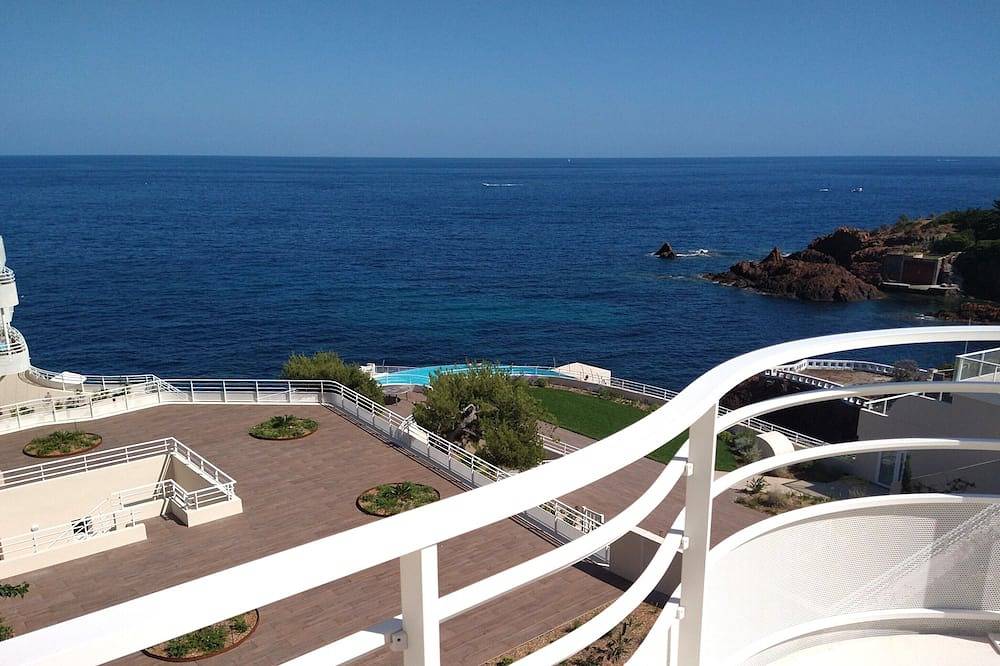 Ganze Wohnung, The enchantment of the sea, all day long in Le Trayas, Saint-Raphaël