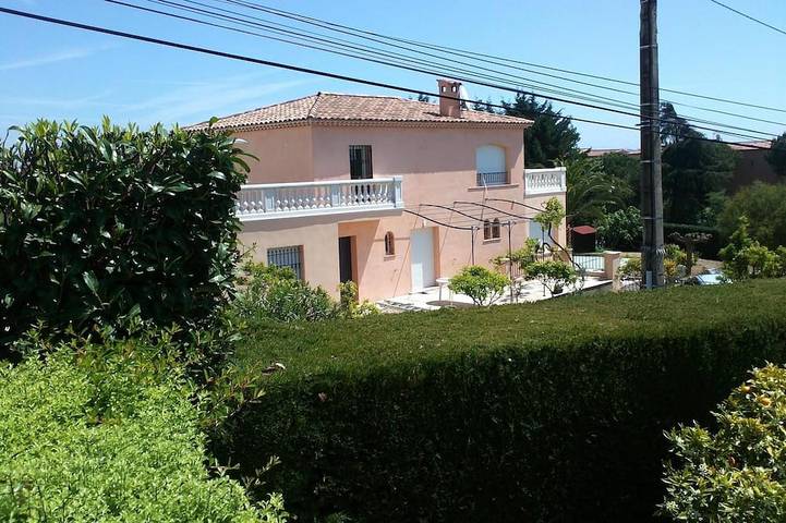 Villa pour 6 personnes, avec jacuzzi et jardin à Vallauris