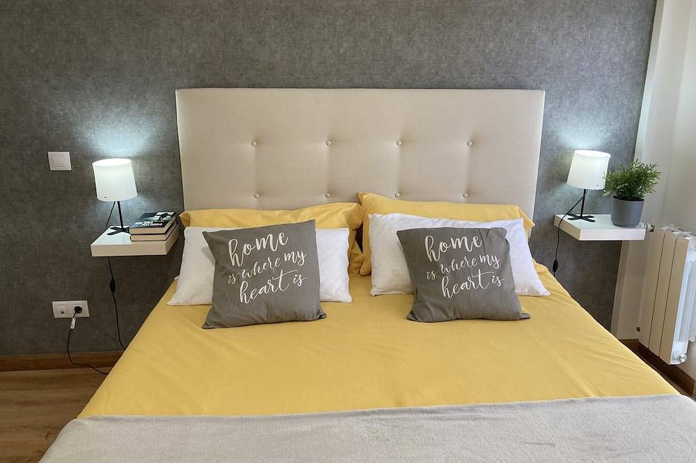 Villa rural3mijarojos garden and private pool -Central Cantabria  in Cartes, Cantabrian Coast