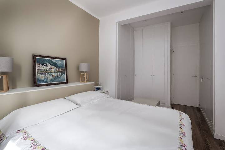 Ganze Wohnung, Bright and Quiet Duplex Apartment in Barcelona Zentrum, Barcelona