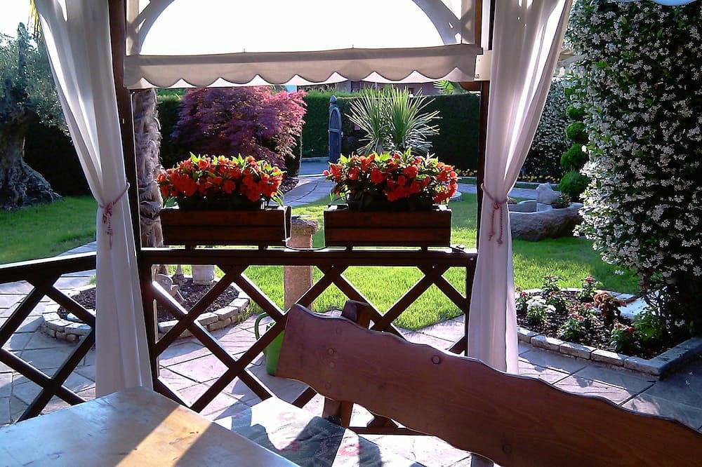 Reihenhaus im Erdgeschoss Cola Di Lazise, ​​Pools, privater Garten in Colà, Lazise