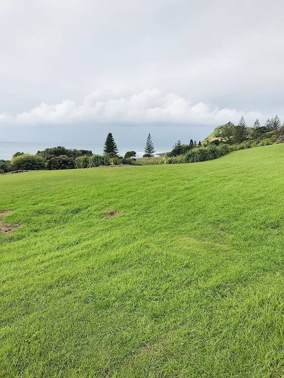 Holiday rental for 4 people, with terrace and pool as well as garden in Lennox Head