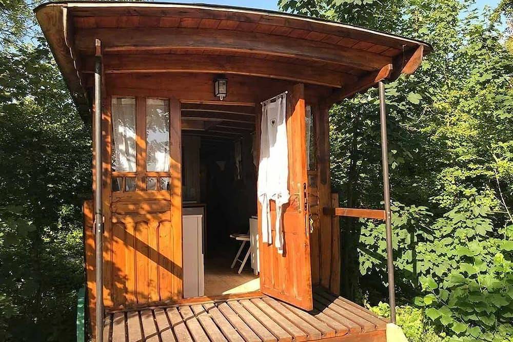 Zecamping 3* piscine chauffée jacuzzi locatif Tv 18m2 2 pers in Port-le-Grand, Région d'Abbeville