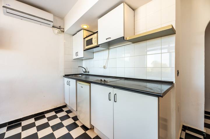 Apartamento entero, Apartamento 'Apartamento Bilo 302' con vistas al lago, Wi-Fi y aire acondicionado in Es Pujols, Formentera