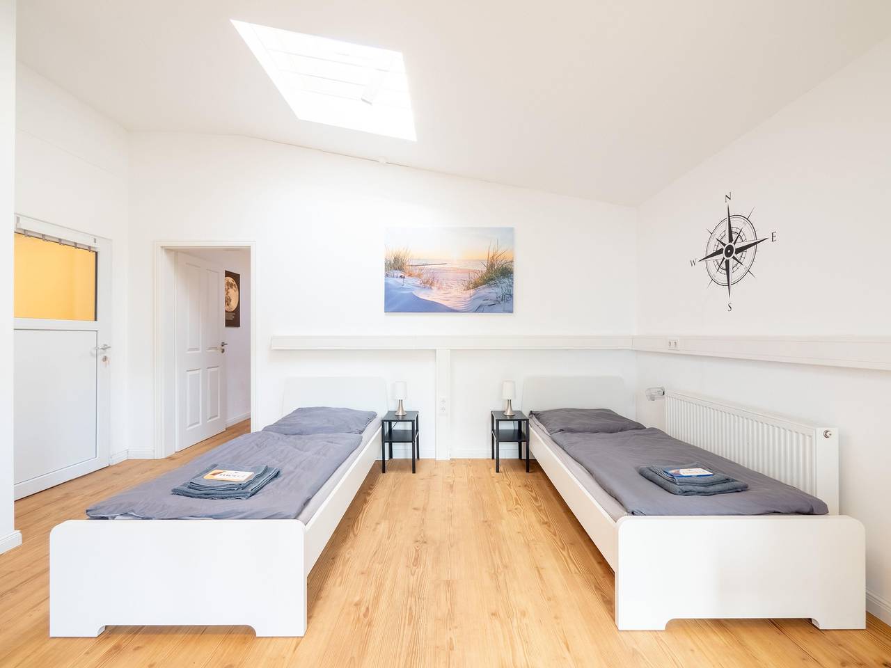 Ganze Ferienwohnung, Monteurwohnung in Villa - 8 Betten, Wlan, Tv, Einbauküche – Ahrensburg Zentrum, Nähe Hamburg - Agrp1201 in Ahrensburg, Kreis Stormarn