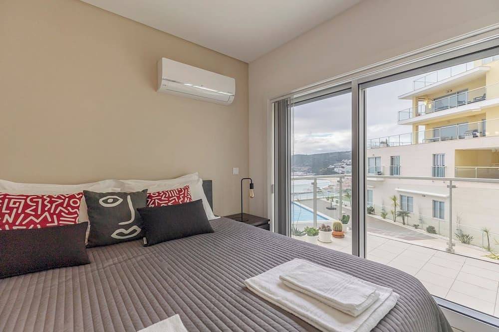 Ganze Wohnung, Welcome to this modern and cozy apartment! Enjoy the incredible view of the... in Praia da Califórnia, Sesimbra