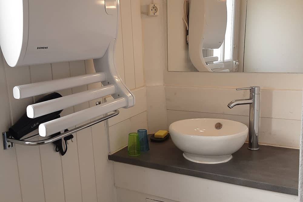 Appartement entier, Le relais bleu de st lunaire piscine & Spa  En juin 7nuits 2 nuits gratuites in Saint-Lunaire, Région de Saint-Malo