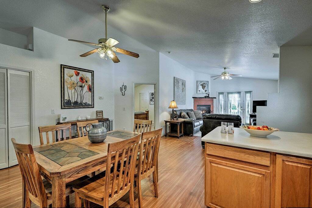 Neu! Sedona Home mit Yard & Mtn View - Minuten zum Golfspielen! in Oak Creek Canyon